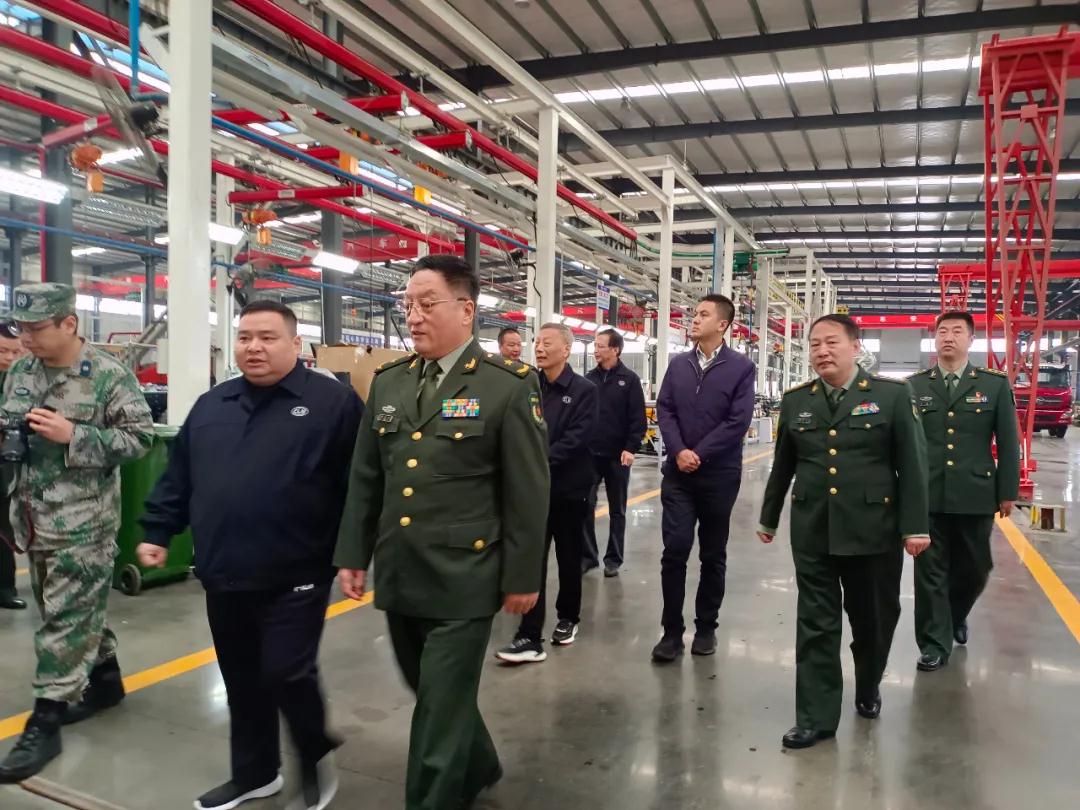 省委常委、省軍區(qū)政委視察我公司應(yīng)急產(chǎn)業(yè)發(fā)展?fàn)顩r